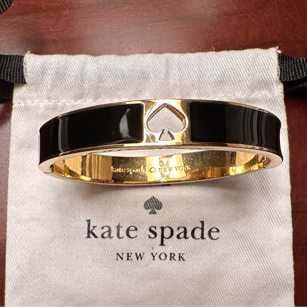 kate spade Black and Gold Enamel Spade Accent Hinged Bangle